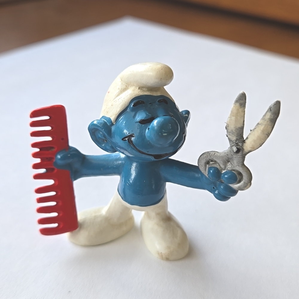 Vintage Peyo Bully Barber Hairdresser Smurf  W Germany